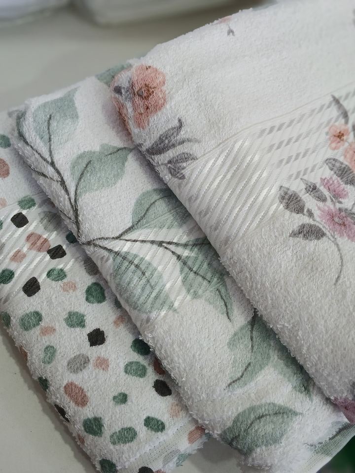 Toalhas florais estampadas
